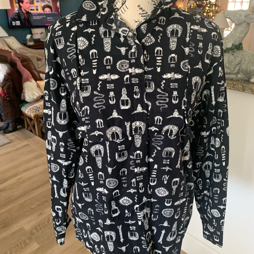 Vintage western brand black and white print blouse.